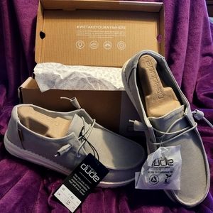 NIB Hey Dude Wendy Chambray Light Grey Size 9